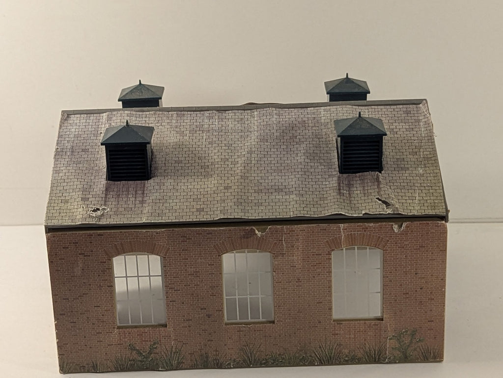 Hornby OO Gauge Single Track Engine Shed Buildings & Structures R180