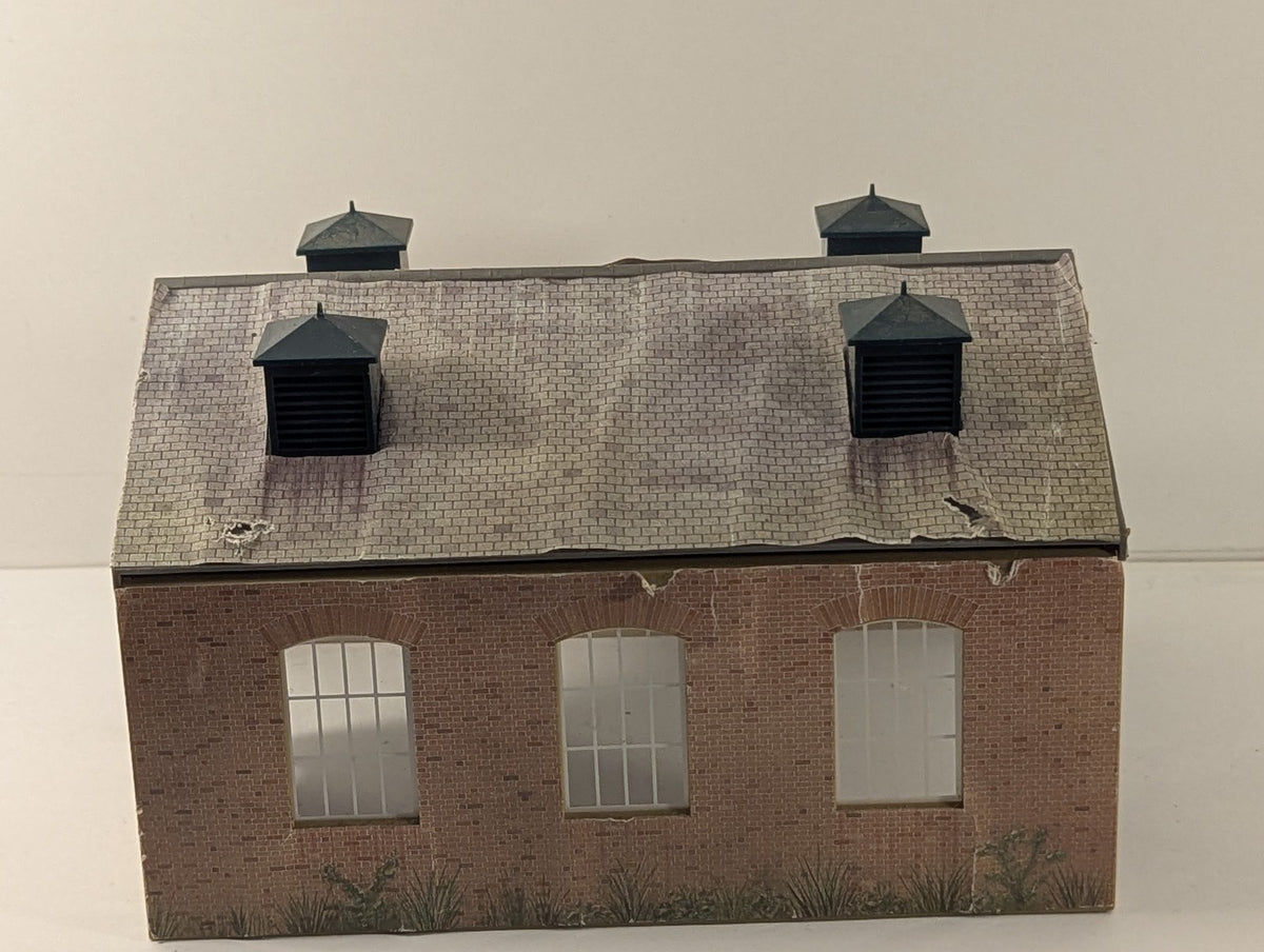 Hornby OO Gauge Single Track Engine Shed Buildings & Structures R180