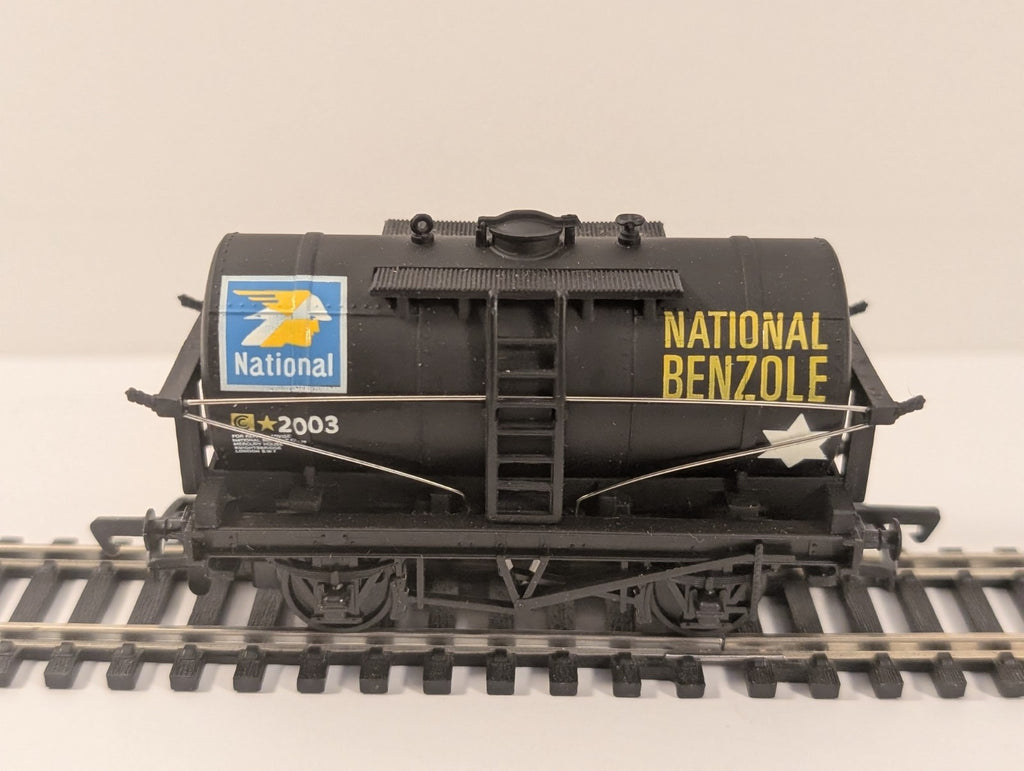 Mainline 37-146 OO Gauge National Benzole Tank Wagon 2134 Black