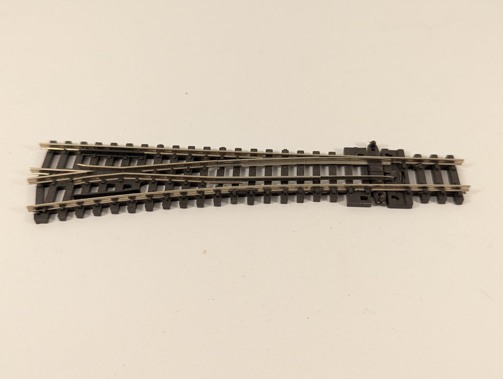 Peco N Gauge Medium Radius Left-Hand Turnout SL-392X