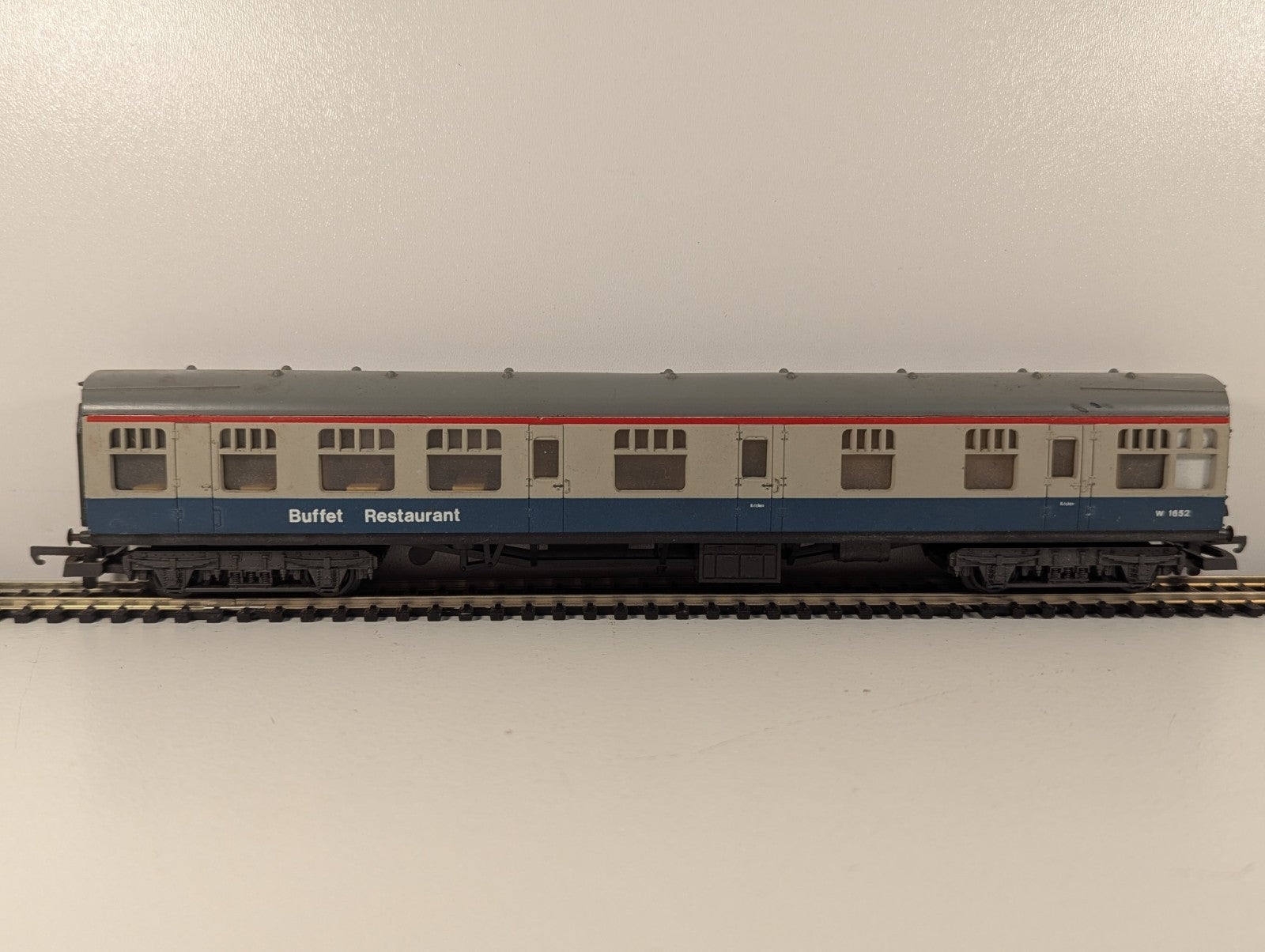 Lima OO Gauge BR Mk1 Buffet Restaurant Coach