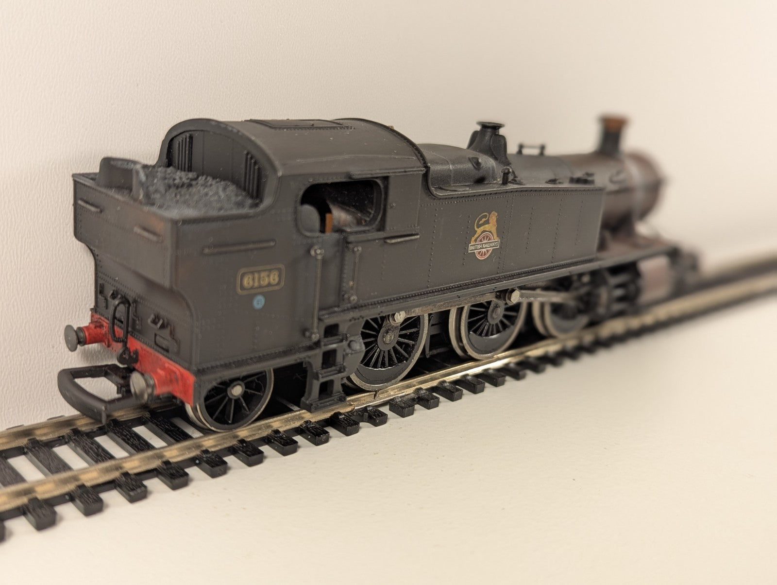 Hornby R2624 – BR 61xx Class 2-6-2T “Prairie” No. 5157 (BR Black, DCC Fitted)
