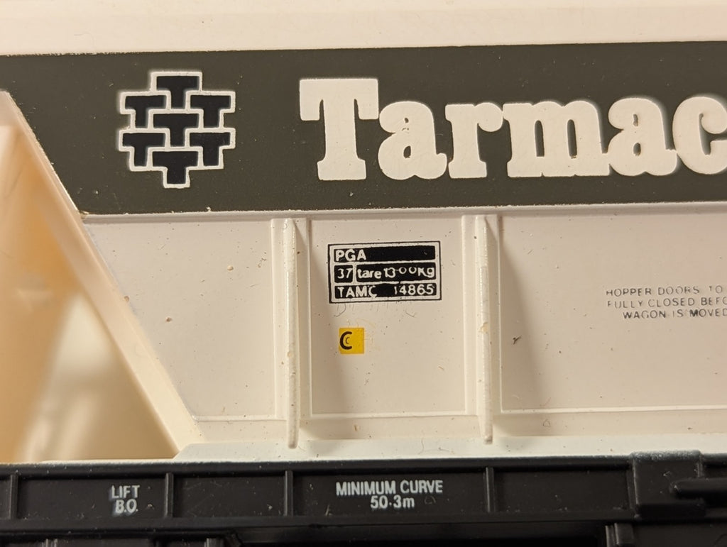 Hornby OO Gauge PGA Hopper Wagon Goods Wagon TAMC 14865 Tarmac R014