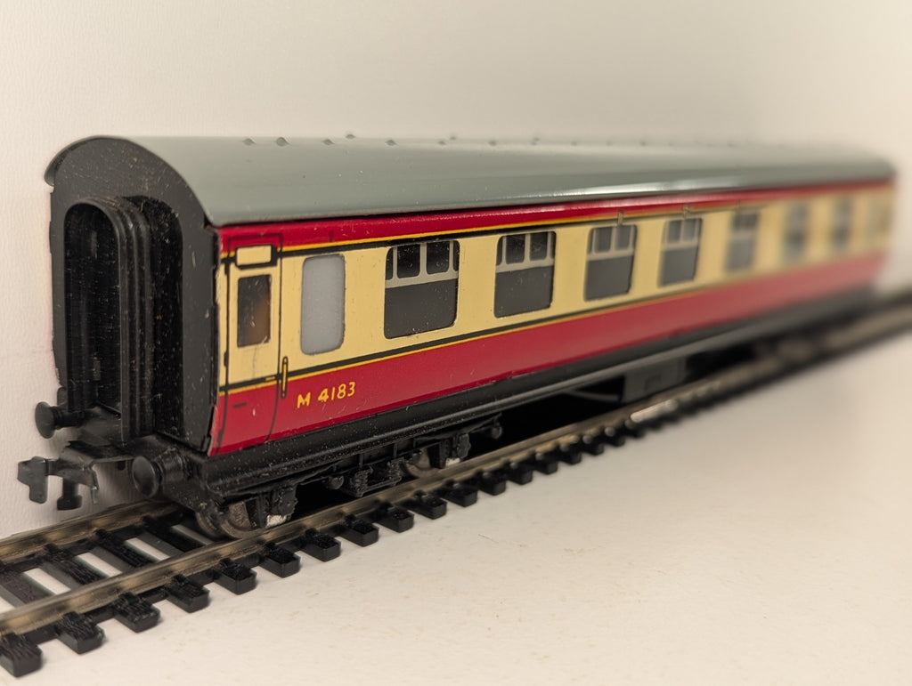 Hornby Dublo OO Gauge LMS Stanier Composite Corridor Coach M4183 Crimson & Cream