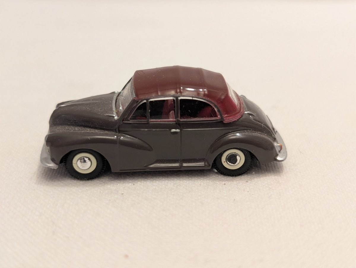 Oxford Diecast 1:76 Scale / OO Gauge Morris Minor 1000 Convertible