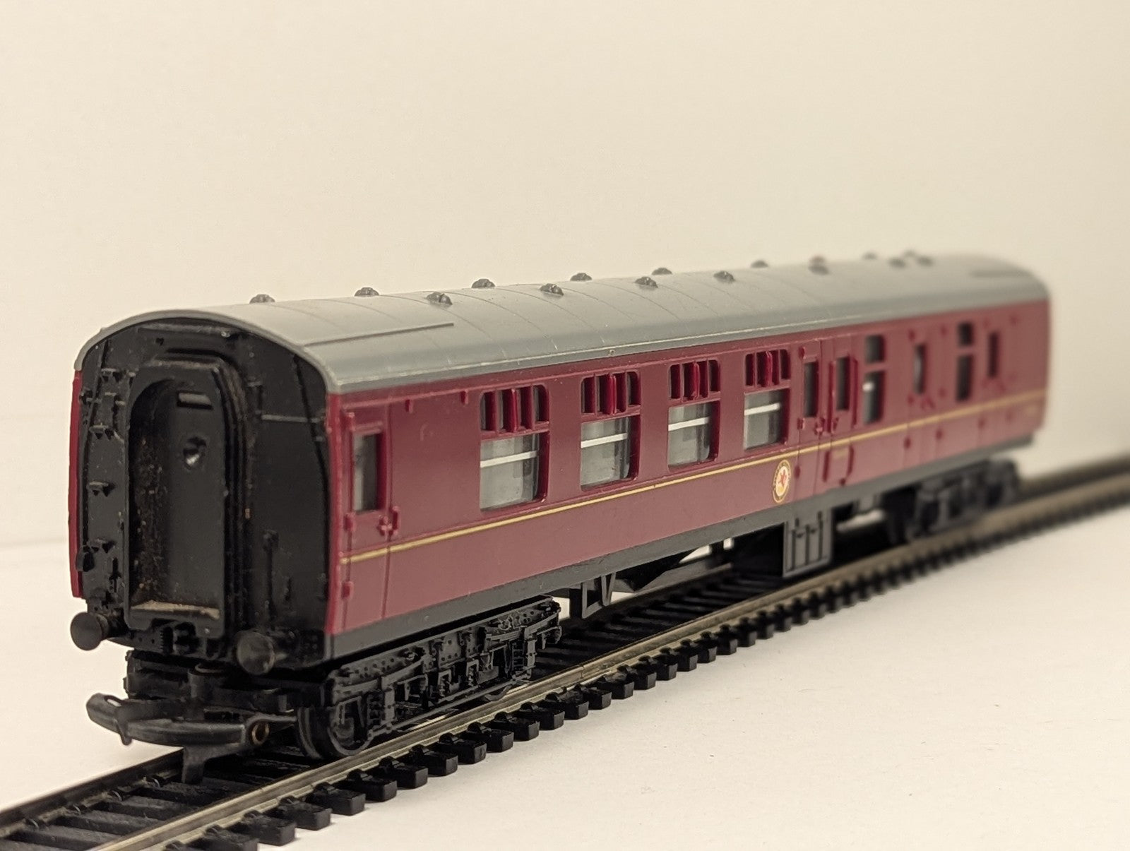 Tri-ang OO Gauge BR Mk1 Brake Second Corridor (BSK) Passenger Coach 35024