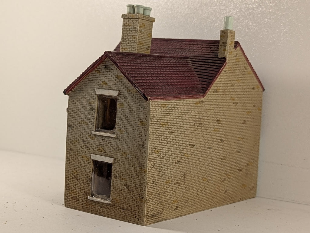 Hornby OO Gauge Mr Chips' Fish & Chip Shop Model Building R8616