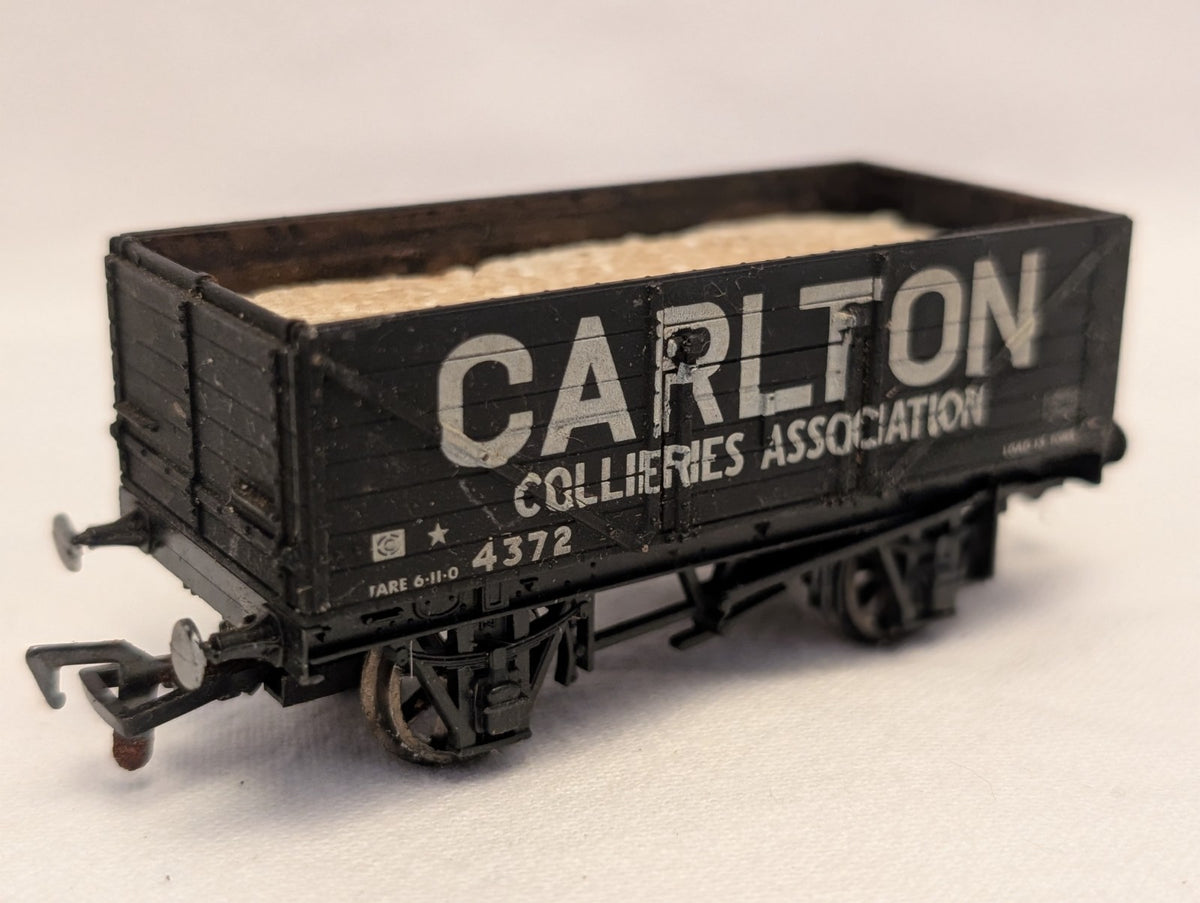 Airfix OO Gauge 7 Plank Wagon Carlton Collieries Association Goods