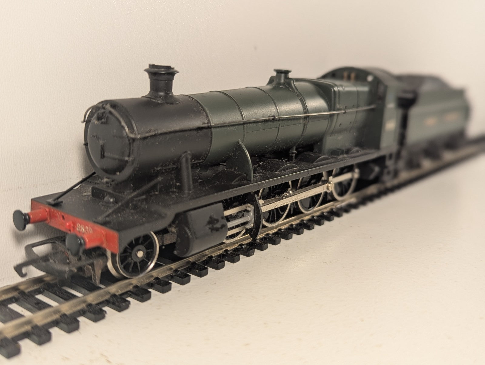 Hornby OO Gauge GWR 2800 Class 2-8-0 Steam Locomotive 2859 GWR Green