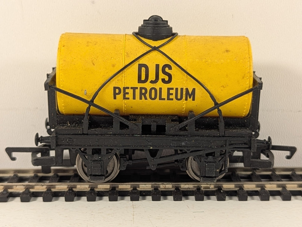Hornby OO Gauge DJS Petroleum Tank Wagon Goods Wagon DJS Petroleum