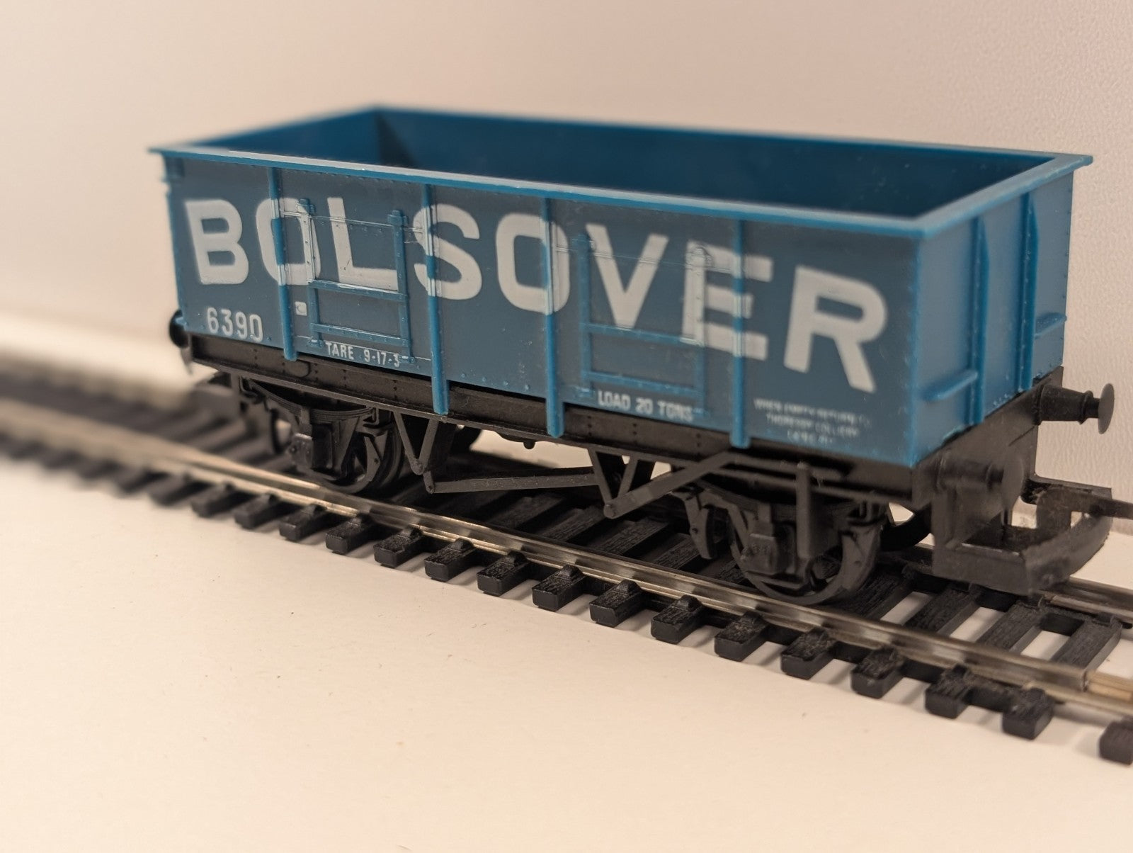 Hornby R136 Bolsover 7-Plank Mineral Wagon – No. 6390 – OO Gauge