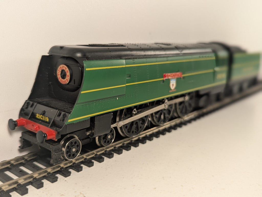Hornby OO Gauge West Country Class 'Sidmouth' Steam Locomotive 21C110