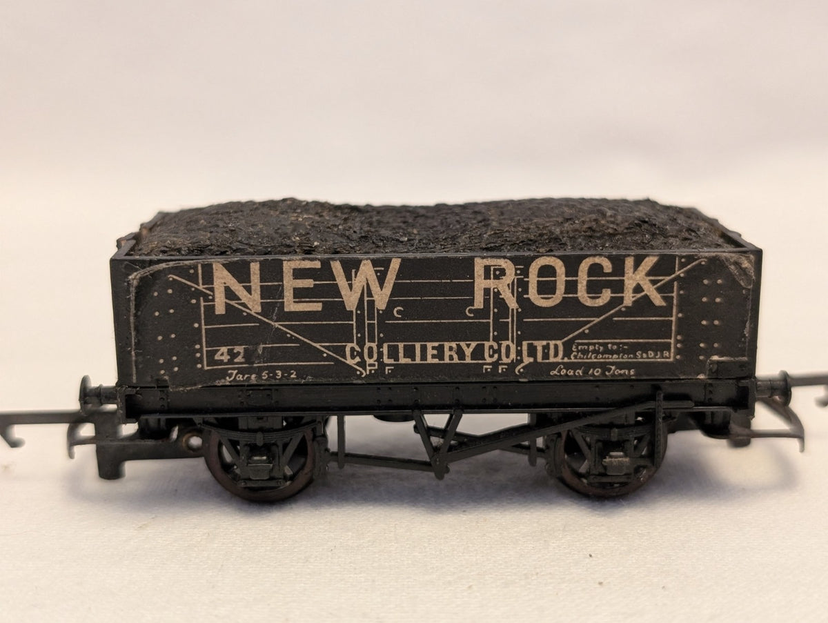Mainline OO Gauge 7 Plank Coal Wagon New Rock Goods Wagon