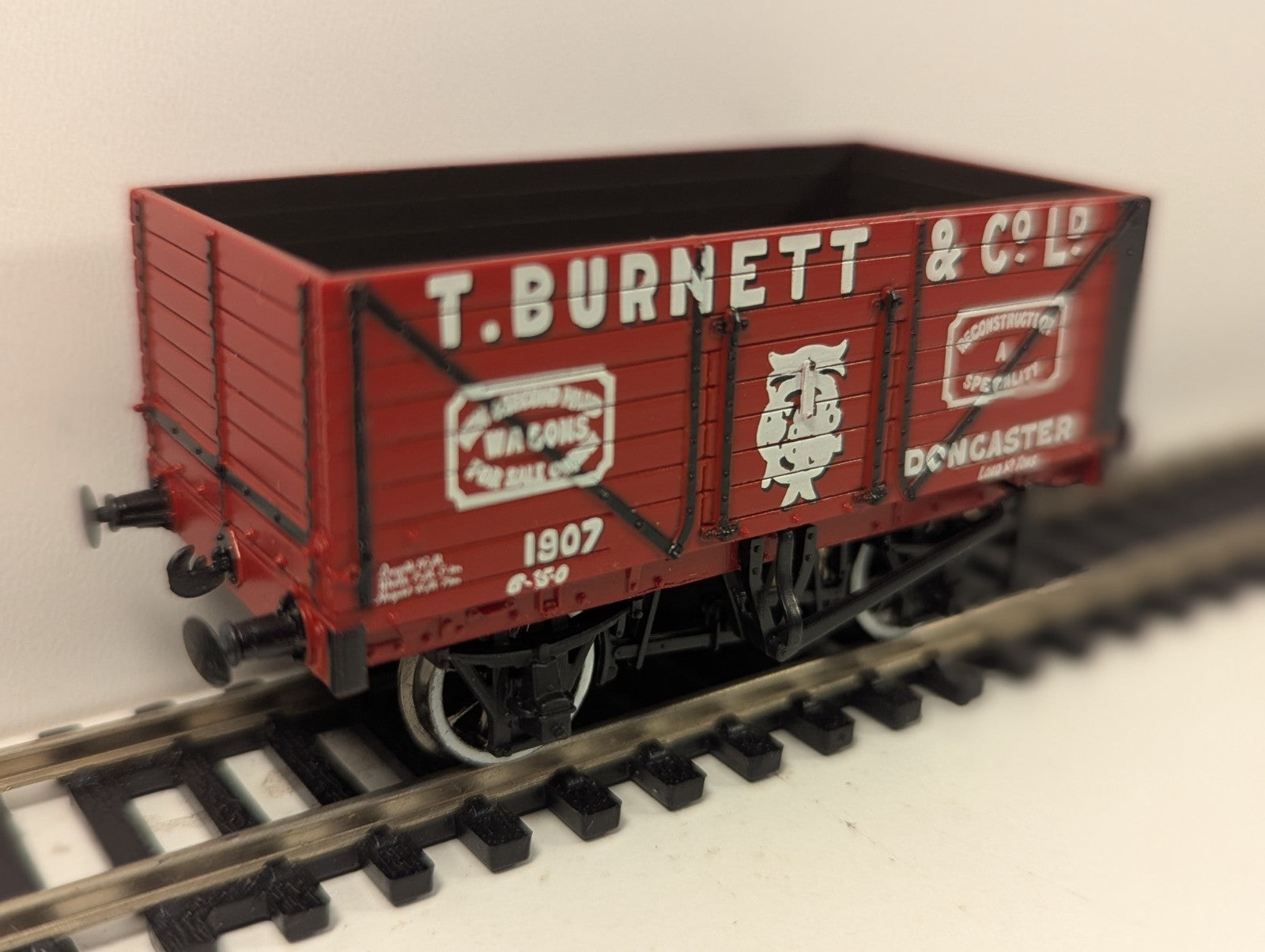 Bachmann 37-125K OO Gauge 8 Plank Wagon T Burnett Doncaster