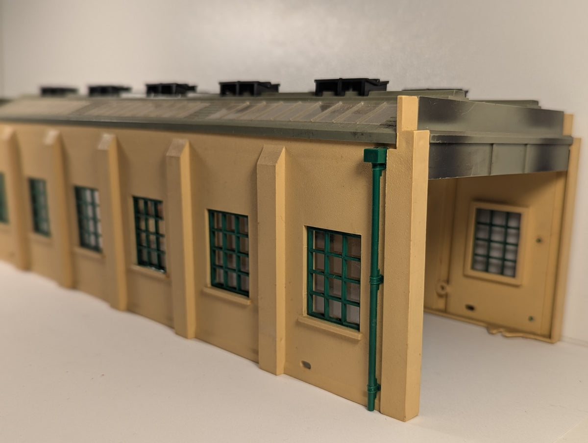 Hornby Dublo OO Gauge 2-Road Engine Shed Buildings & Structures Cream and Green