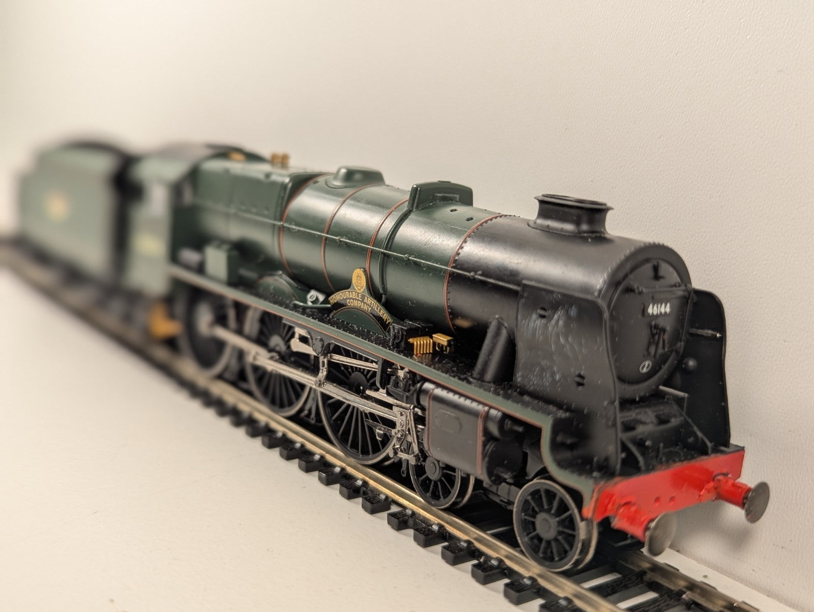 Hornby R2729 OO Gauge Royal Scot 4-6-0 - missing front and rear couplings DCC