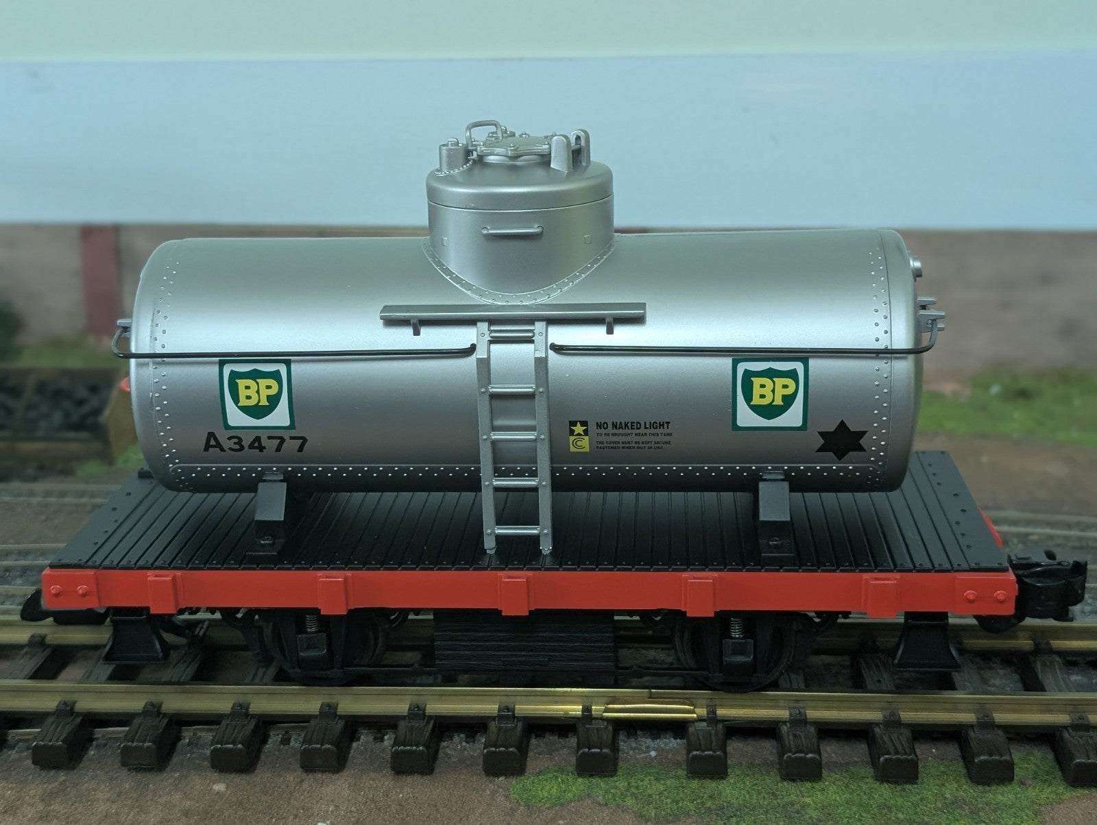 Aristo-Craft 40114 BP 20' Tank Car G Gauge