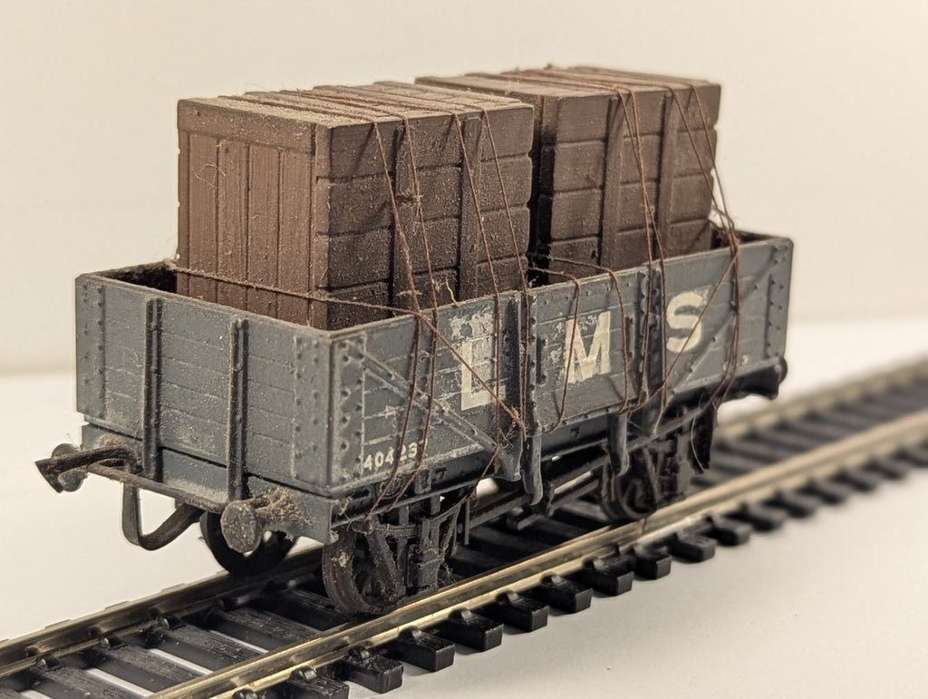 Kit Built OO Gauge LMS 5-Plank Open Wagon with Crate Load Goods Wagon