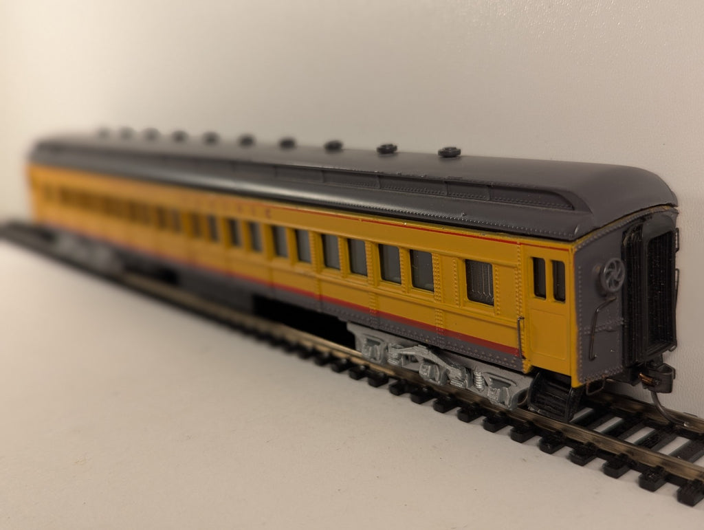 Bachmann HO Gauge Heavyweight Coach Passenger Coach 1128
