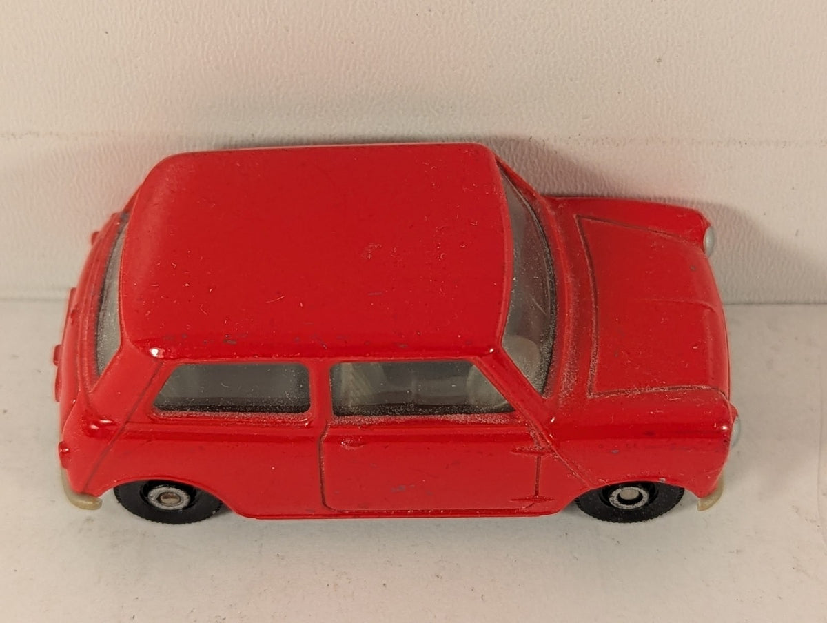 Corgi 1:64 Morris Mini Minor Die-cast Model Vehicle MIN 1 Red