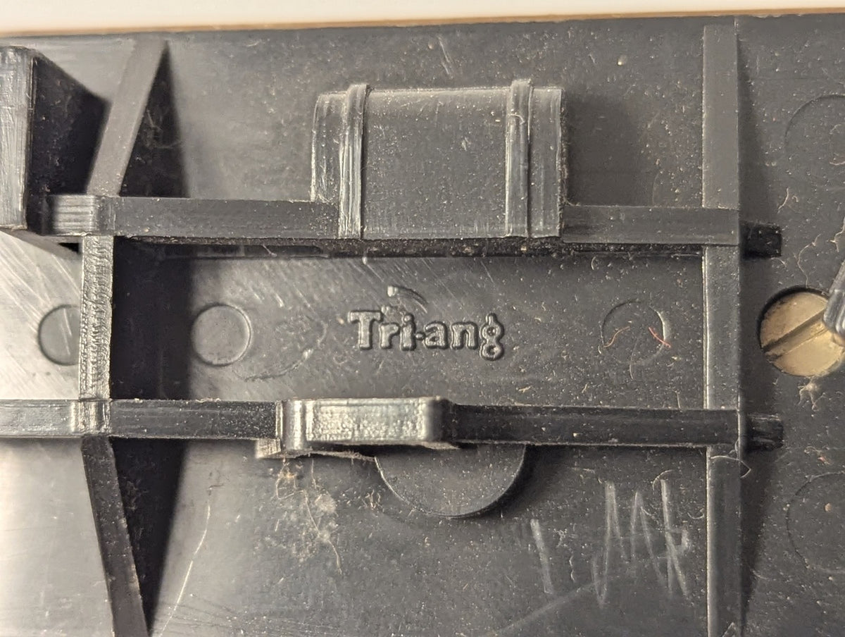 Tri-ang OO Gauge LNER Main Line Composite Coach Passenger Coach 1010 LNER Teak