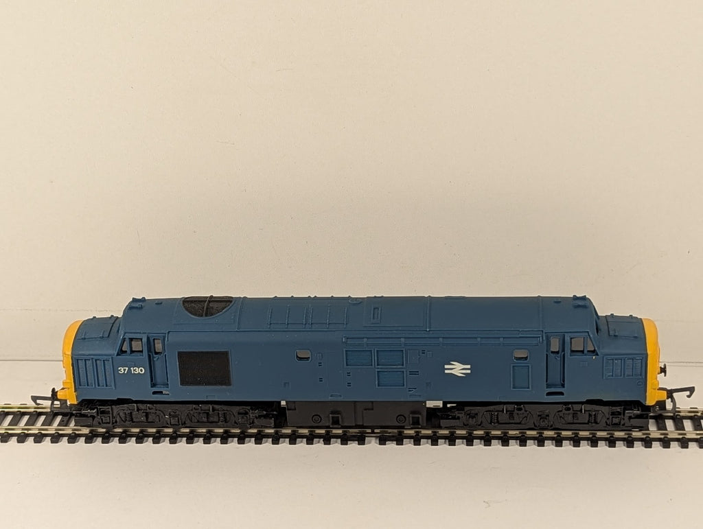 Hornby OO Gauge Class 37 Locomotive 37 130 BR Blue R751