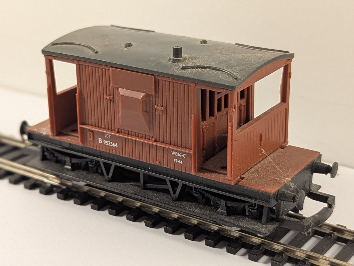 Hornby RailRoad OO Gauge BR 20 Ton Brake Van