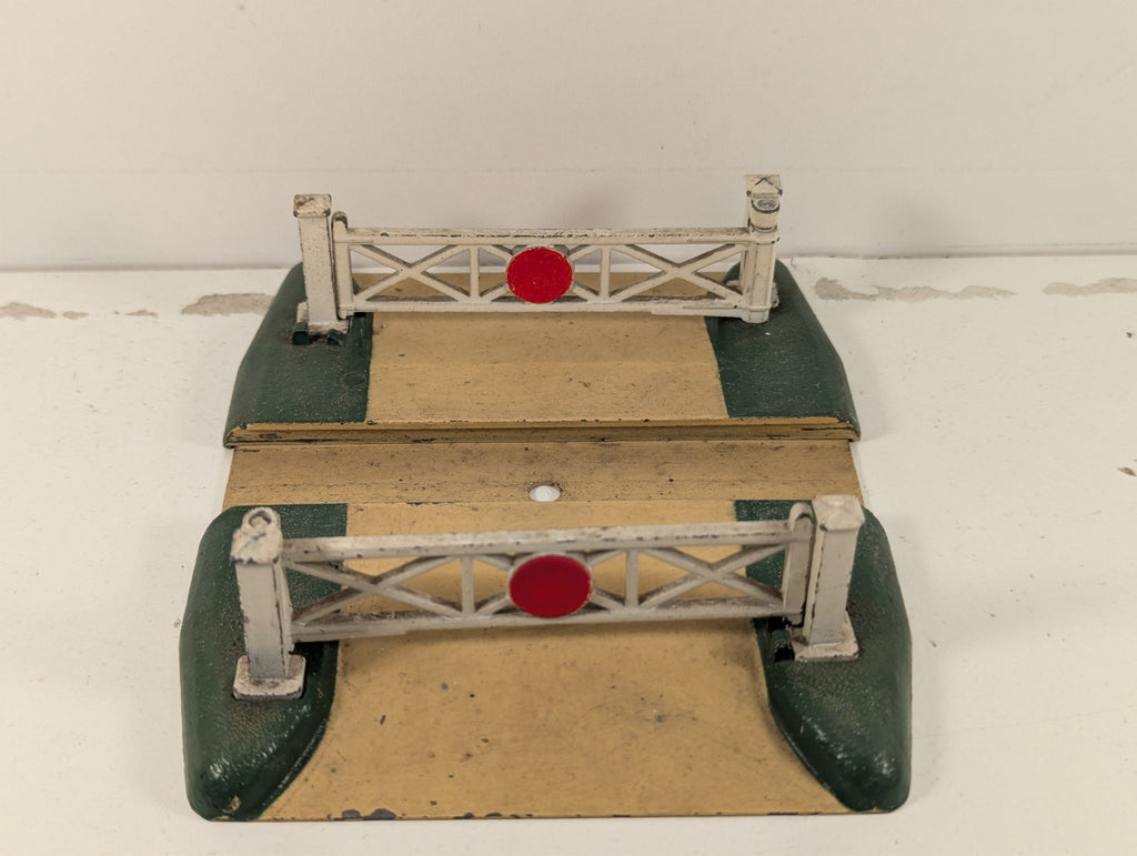 Hornby Dublo OO Gauge Level Crossing