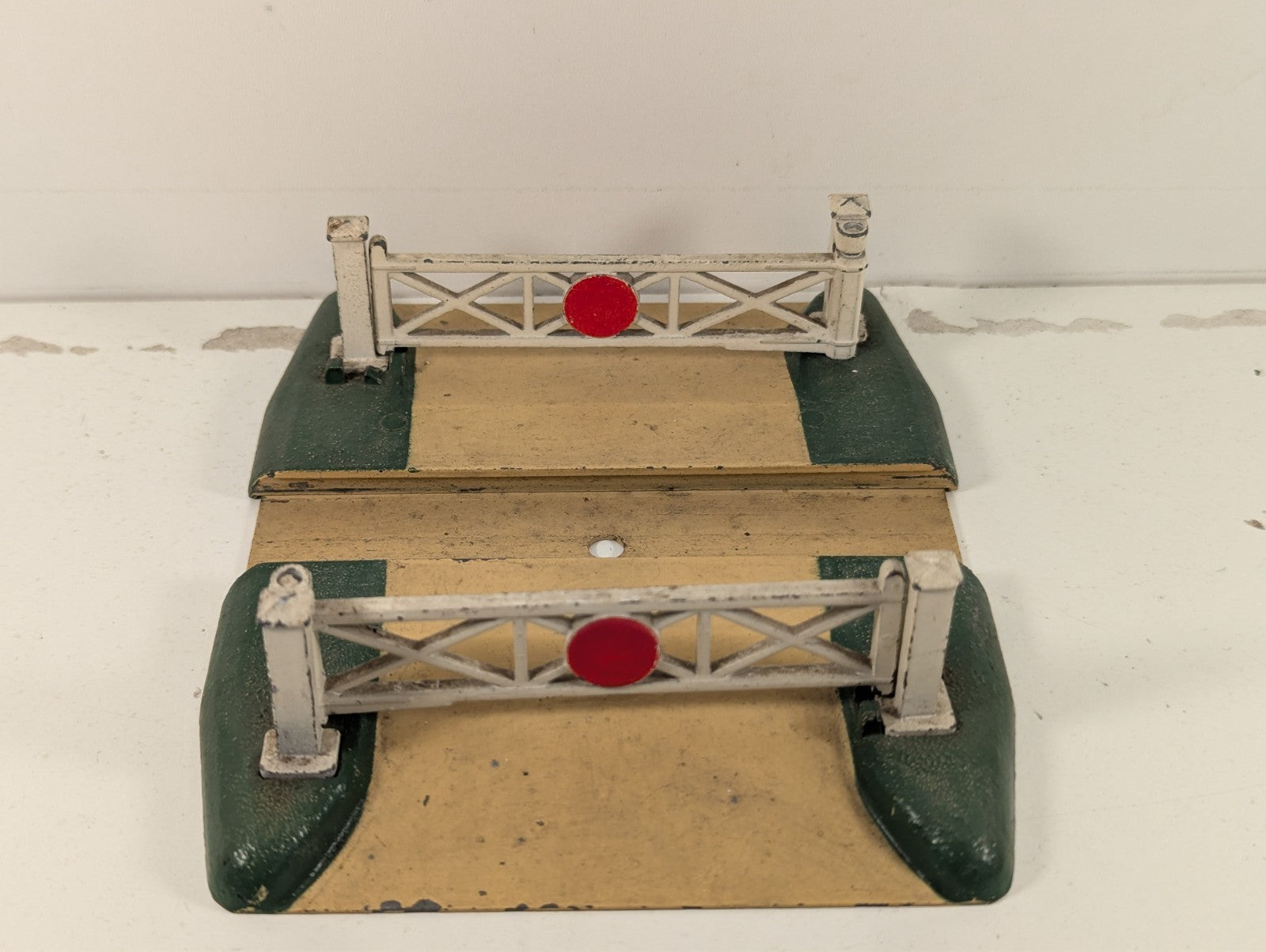 Hornby Dublo OO Gauge Level Crossing