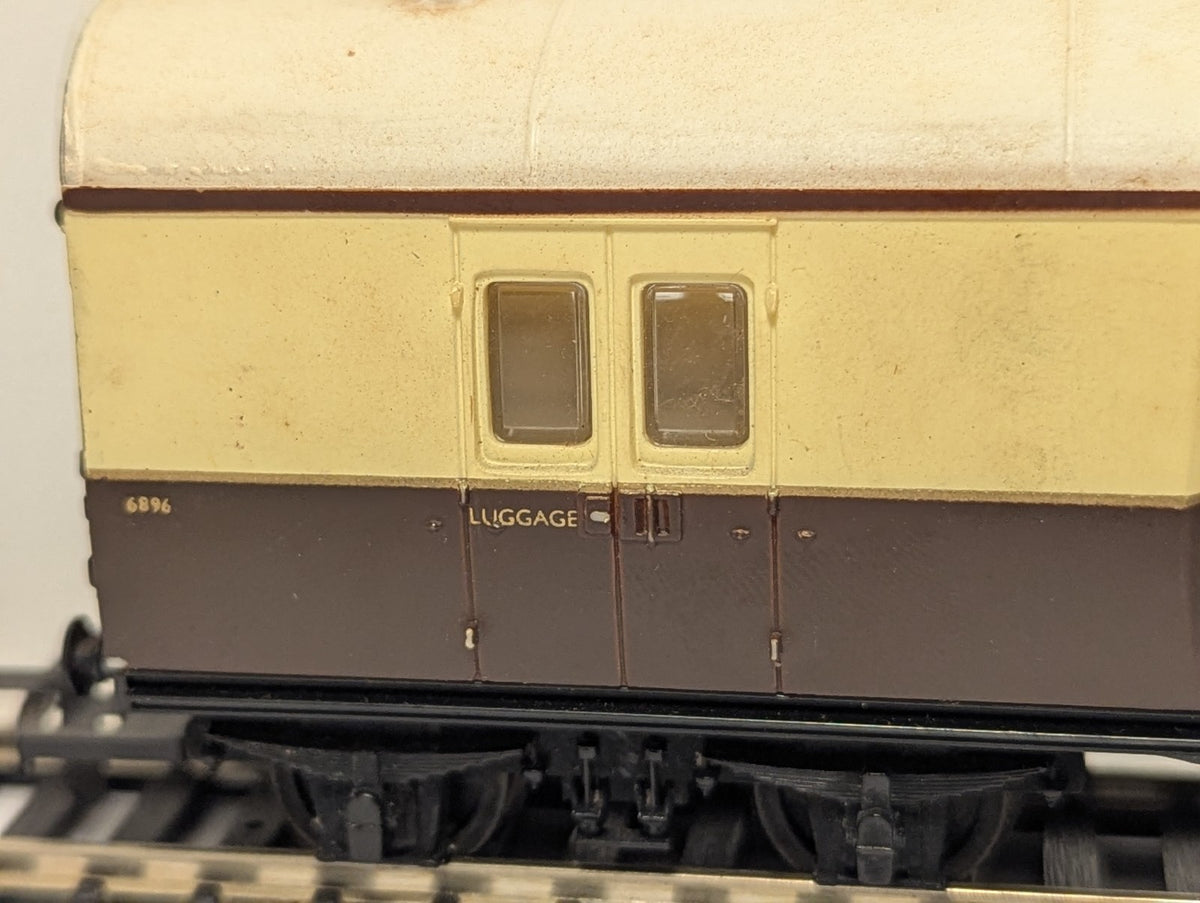 Airfix OO Gauge GWR Suburban B-Set Brake Composite Coach