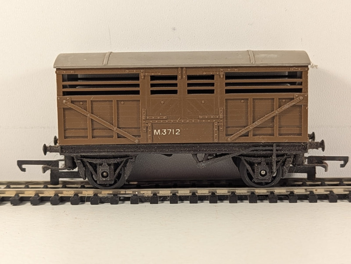 Tri-ang OO Gauge Cattle Wagon Goods Wagon M3712 BR Brown R122