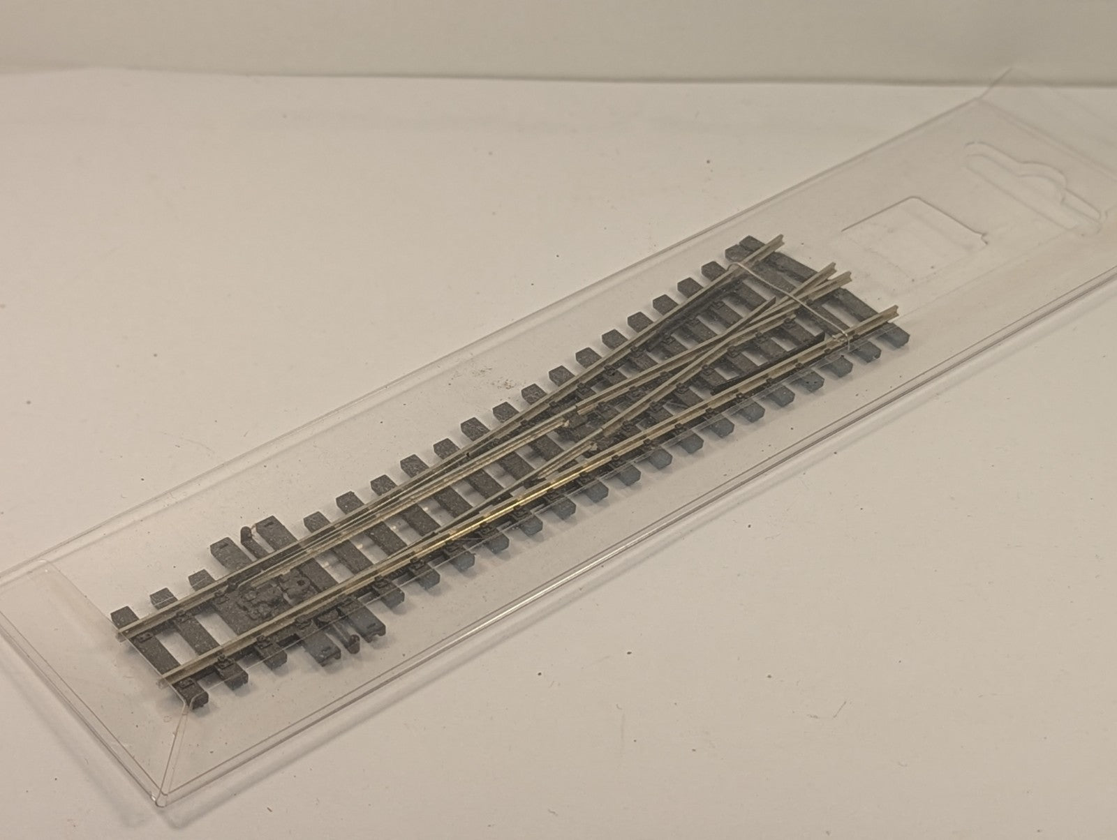 PecoSL-E392F HOe Gauge Code 55 small Radius Electrofrog LeftHand Turnout - Boxed