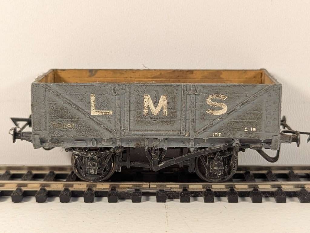 Kit-built OO Gauge 5 Plank Open Wagon Goods Wagon 20261 LMS Grey