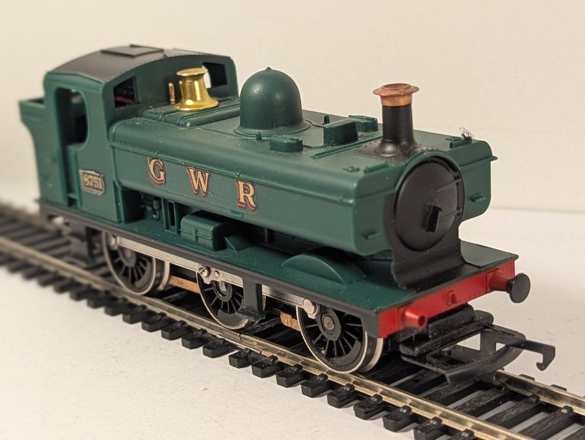 Hornby OO Gauge GWR 57XX Pannier Tank No. 8751 Green – Poor Runner