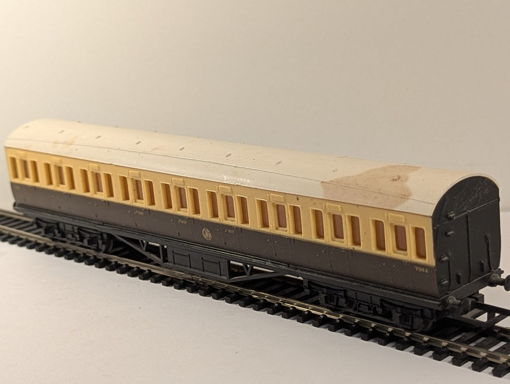 Graham Farish GWR Suburban Brake Coach OO Gauge Needs Clean