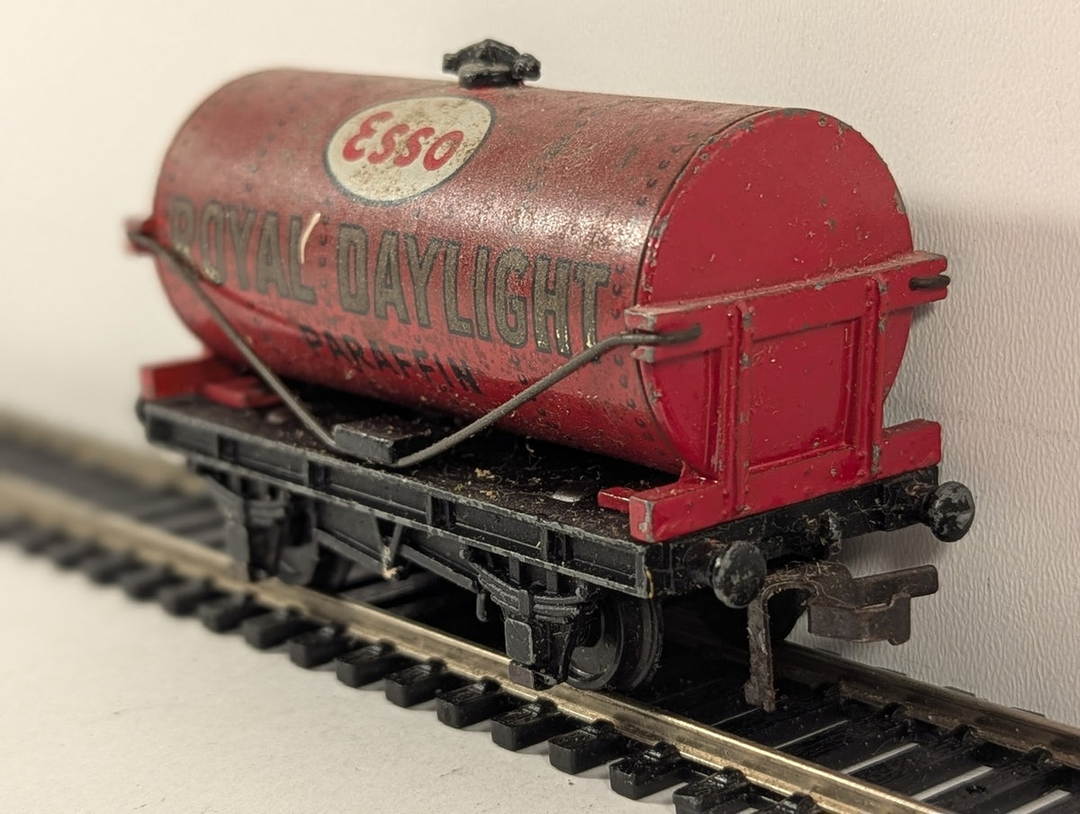Hornby Dublo OO Gauge Royal Daylight Esso Paraffin Tank Wagon