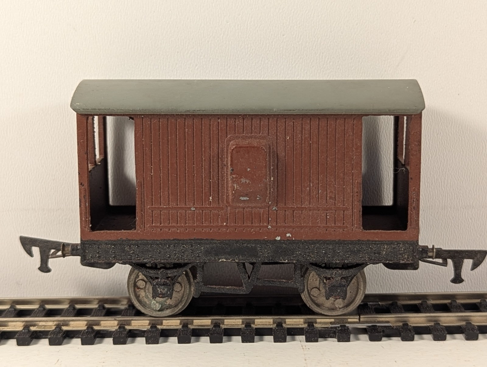 Formo British Railways 20 Ton Brake Van Brown