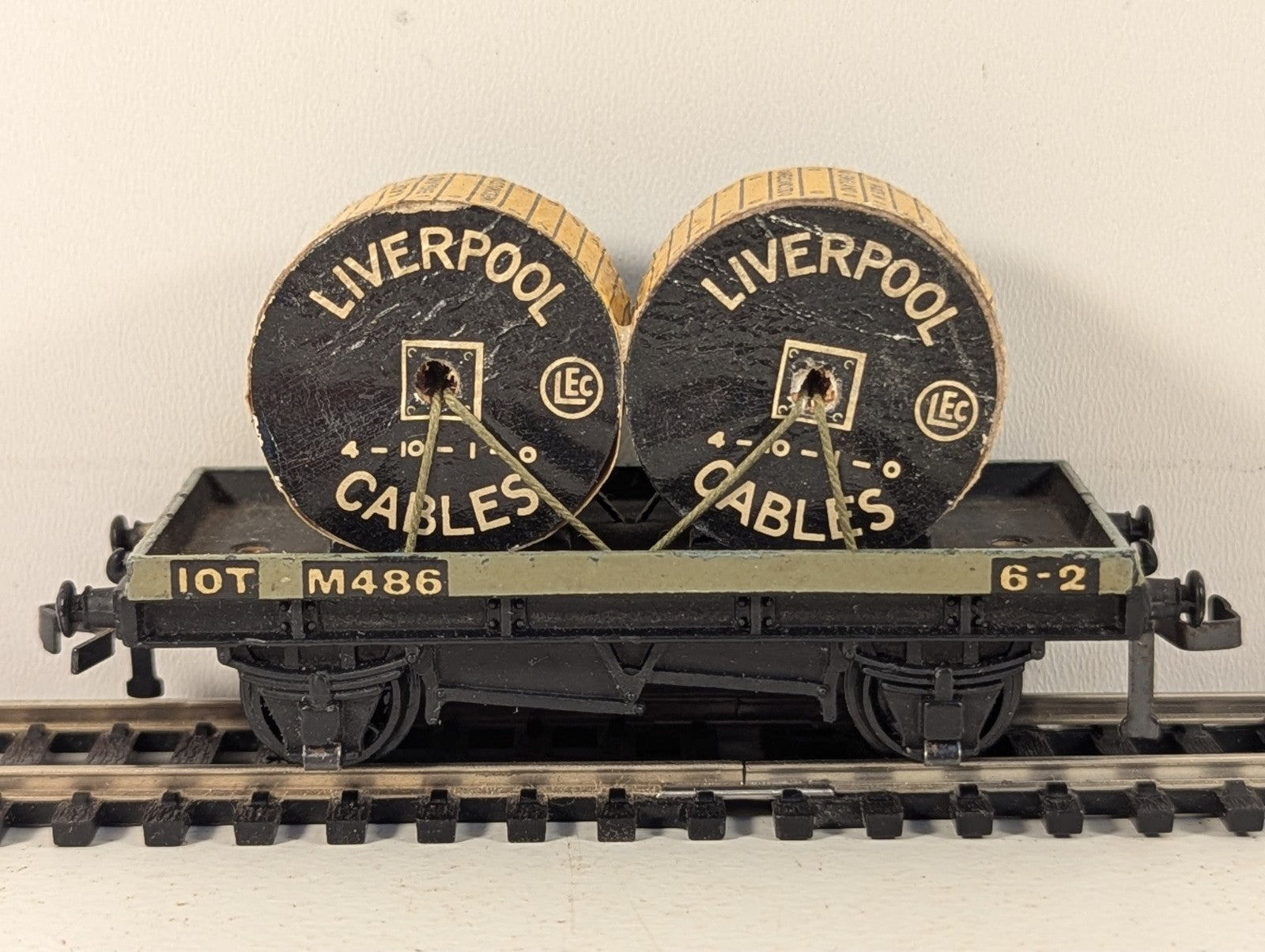 Hornby-Dublo 32086 D1 Low-Sided Wagon with Cable Drums OO Gauge - Boxed