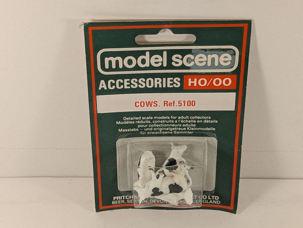 Model Scene HO/OO Cows Scenic Accessories Friesian 5100