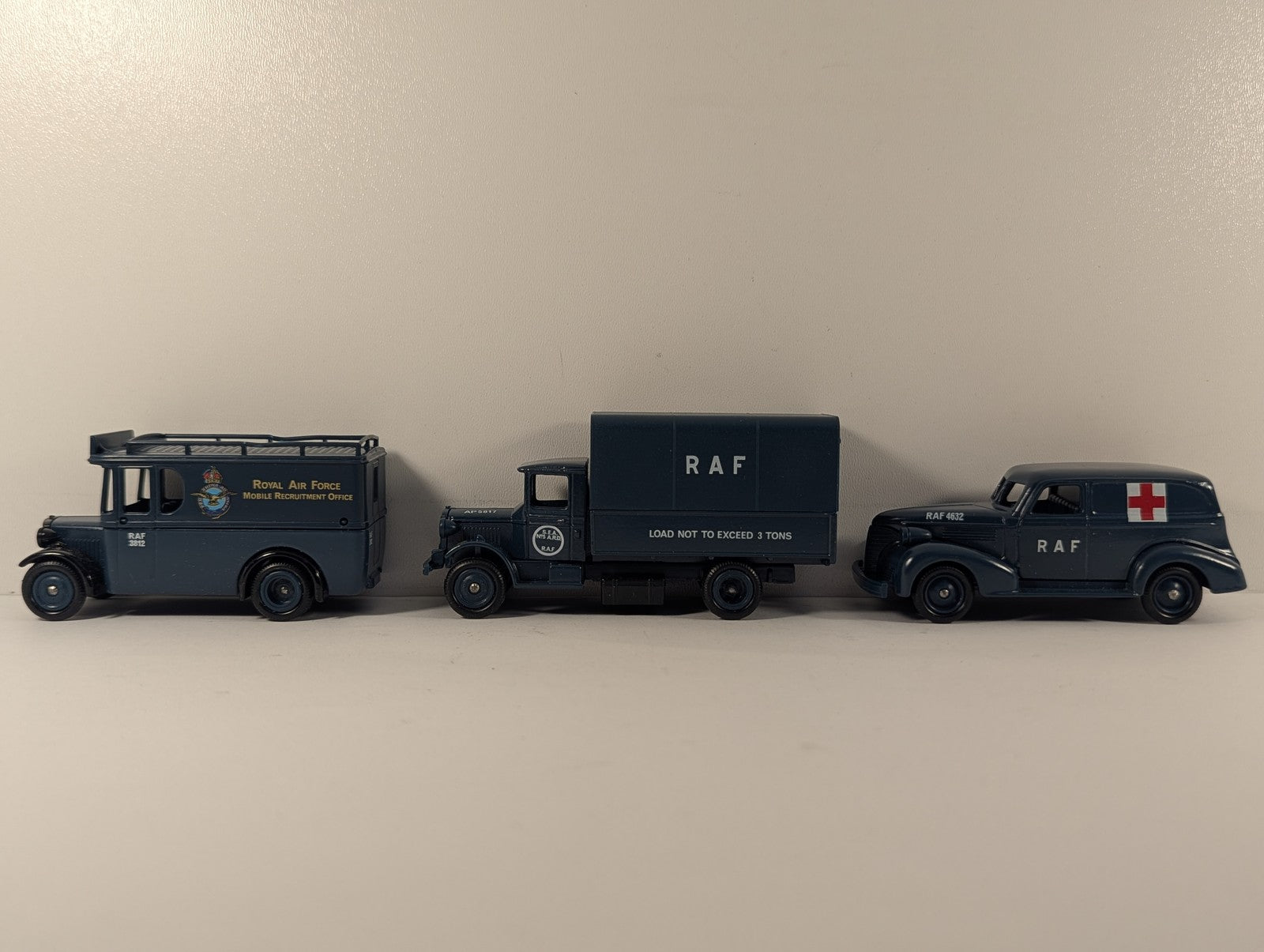 Lledo The Royal Air Force Personnel Transport Set Die-cast Model Set