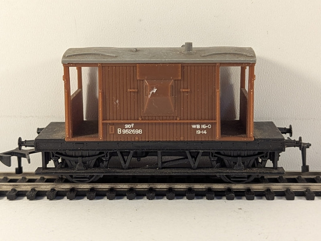 Tri-ang OO Gauge BR 20 Ton Brake Van B952698 BR Bauxite R16