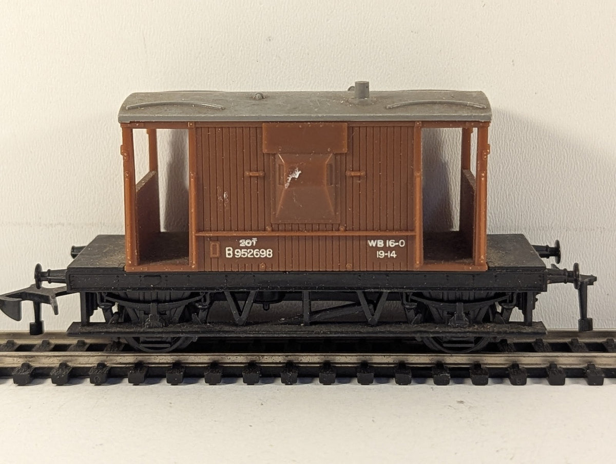 Tri-ang OO Gauge BR 20 Ton Brake Van B952698 BR Bauxite R16