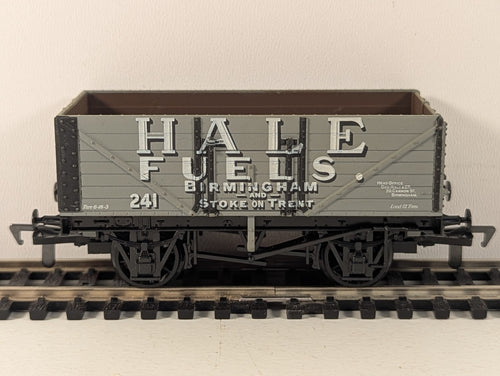 Airfix 54383 OO Gauge Hale Fuels 7 Plank Wagon