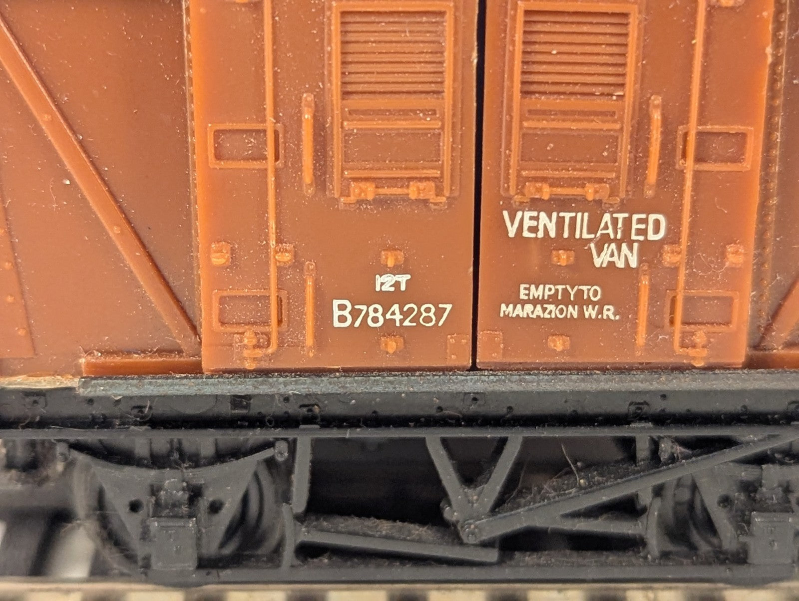 Hornby OO Gauge BR 12T Ventilated Van 'Marazion' Goods Wagon B78428