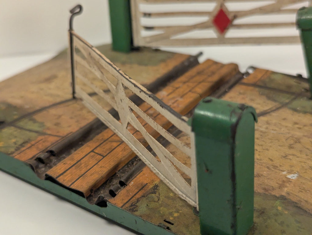 Hornby O Gauge No.1 Level Crossing