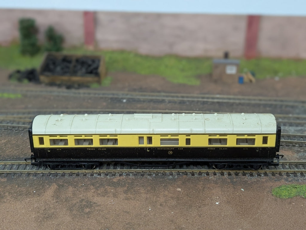 Hornby R454 OO Gauge GWR Collett Restaurant Coach 9578