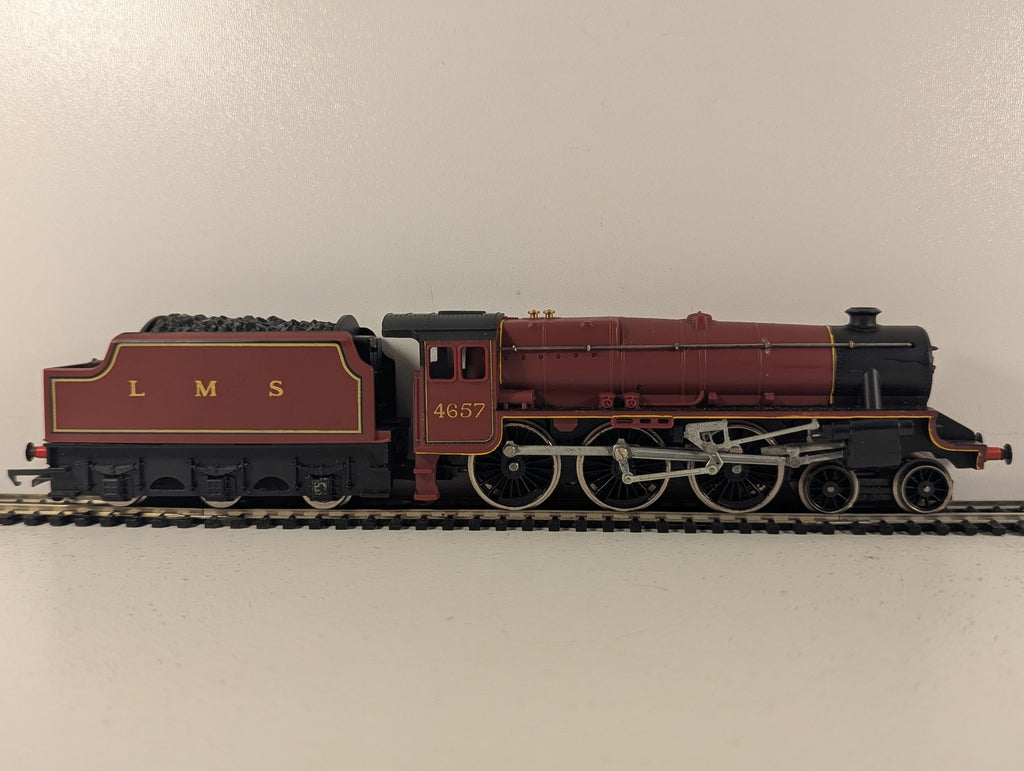 Hornby OO Gauge LMS Class 5 Locomotive 4657 LMS Maroon R859