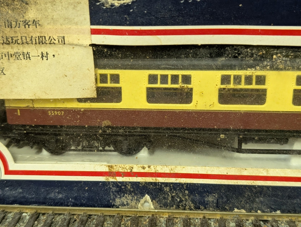 Bachmann 34-552 OO Gauge BR Crimson/Cream Bulleid Composite Coach S5907