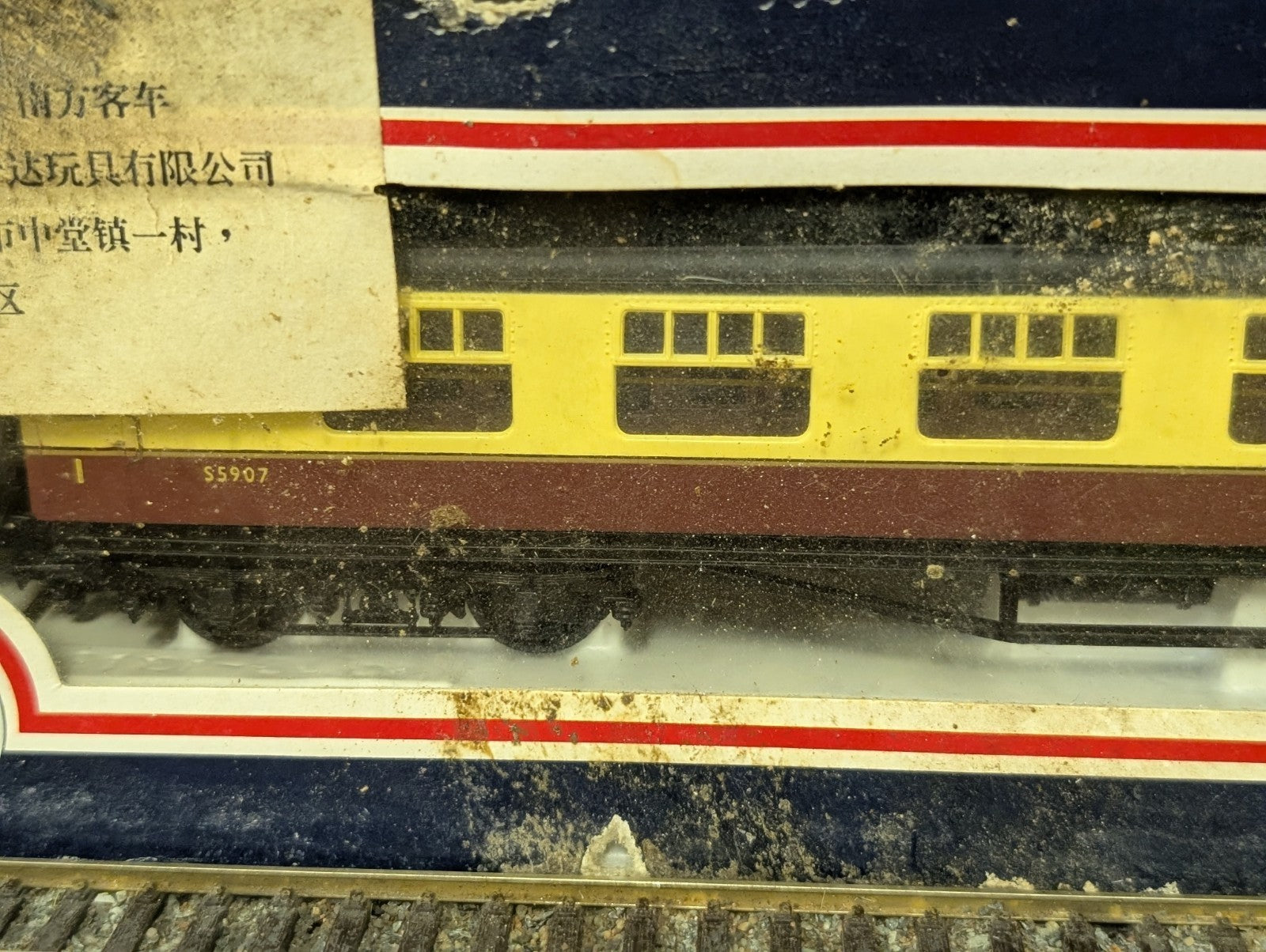 Bachmann 34-552 OO Gauge BR Crimson/Cream Bulleid Composite Coach S5907