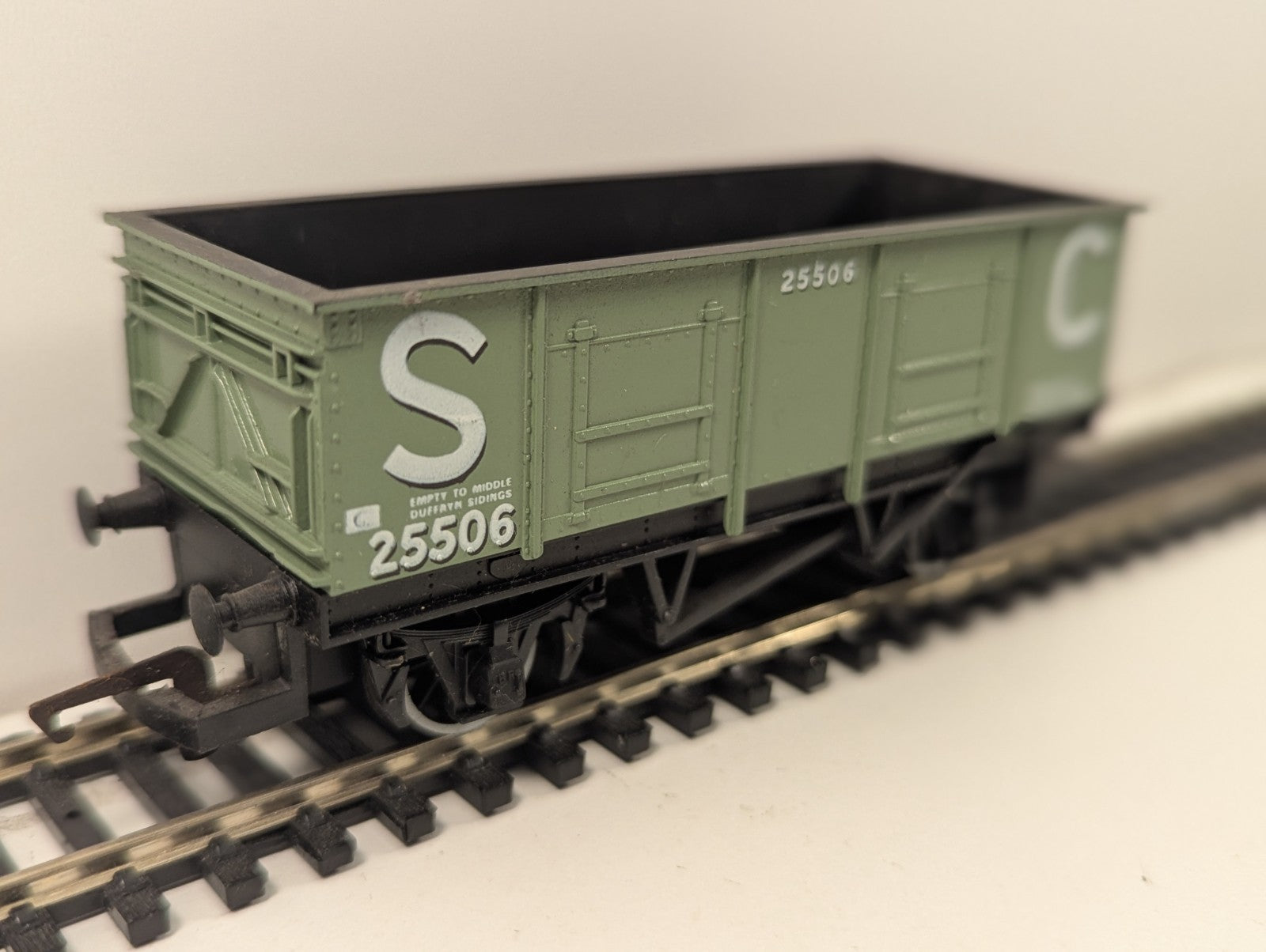 Hornby R730 OO Gauge S.C.255.06 Large Mineral Wagon